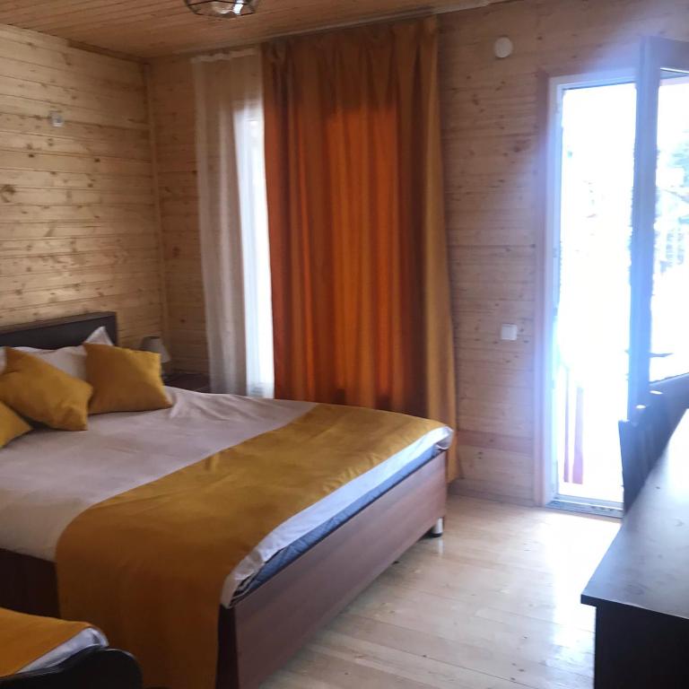 Cottage and Gigo Papa's Wine Cellar room 4